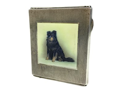 Lot 526 - A SILVER AND ENAMEL CIGARETTE CASE
