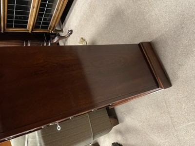 Lot 1318 - A SHOTGUN CABINET IN THE FORM OF A  MAHOGANY WELLINGTON CHEST