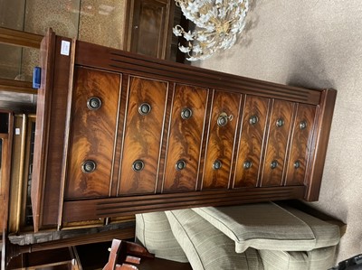 Lot 1318 - A SHOTGUN CABINET IN THE FORM OF A  MAHOGANY WELLINGTON CHEST