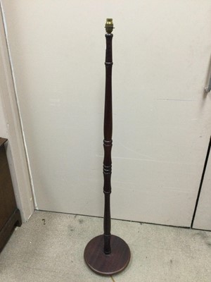 Lot 347 - A MAHOGANY STANDARD LAMP