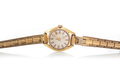 Lot 812 - GOLD CASED MANUAL WIND WRIST WATCH