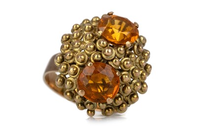 Lot 401 - GEM SET DRESS RING