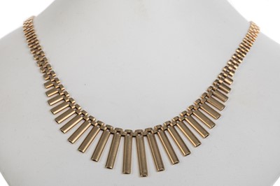 Lot 463 - FRINGE NECKLACE
