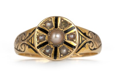 Lot 467 - VICTORIAN SEED PEARL AND ENAMEL MOURNING RING