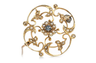Lot 468 - EDWARDIAN SEED PEARL BROOCH