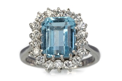 Lot 491 - AQUAMARINE AND DIAMOND CLUSTER RING