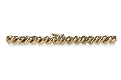 Lot 508 - GOLD CURB LINK BRACELET