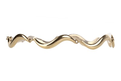 Lot 520 - MID CENTURY BRACELET