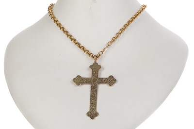 Lot 521 - EDWARDIAN CROSS PENDANT ON CHAIN
