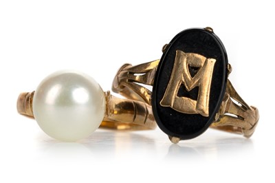 Lot 573 - VICTORIAN SIGNET RING AND A PEARL RING