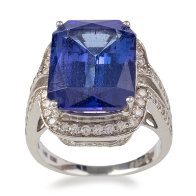 Lot 714 - TANZANITE AND DIAMOND DRESS RING