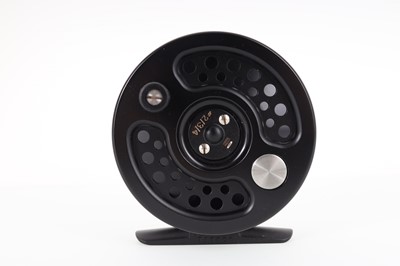 Lot 36 - HARDY OF ALNWICK 'SOVEREIGN 2000' FLY FISHING REEL