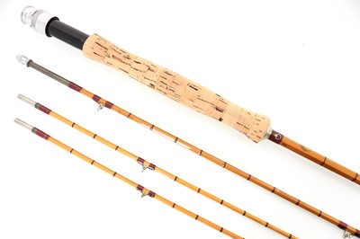 Lot 113 - VINTAGE HARDY OF ALNWICK 'THE DELUXE PALAKONA' SPLIT CANE TROUT FISHING FLY ROD