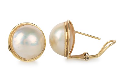 Lot 526 - PAIR OF MABE PEARL GOLD EARRINGS