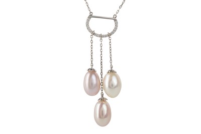 Lot 543 - PEARL AND DIAMOND NECKLET AND EARRINGS