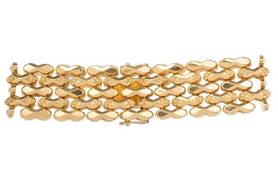 Lot 551 - GOLD BRACELET