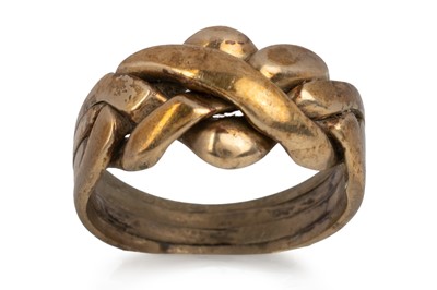 Lot 558 - GOLD PUZZLE RING