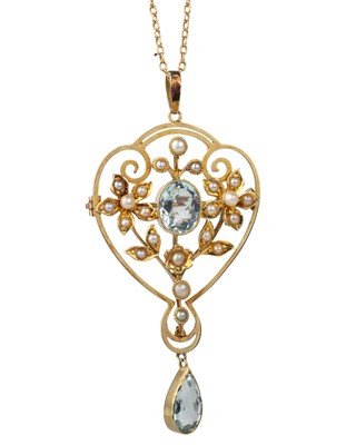 Lot 596 - GOLD HOLBEIN PENDANT