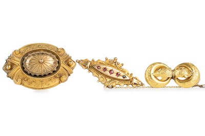 Lot 615 - GOLD VICTORIAN MOURNING BROOCH