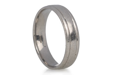 Lot 619 - PLATINUM WEDDING BAND