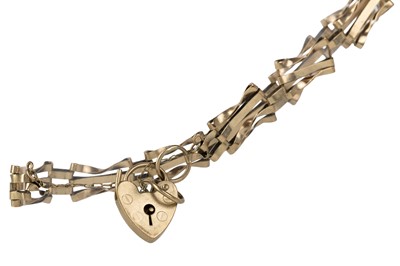 Lot 648 - GOLD GATE BRACELET