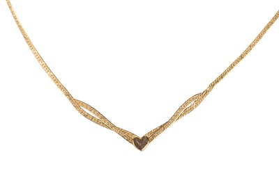 Lot 663 - GOLD NECKLACE AND BRACELET SET