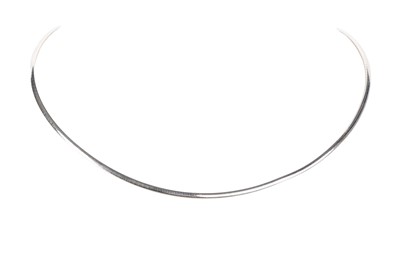 Lot 664 - GOLD BICOLOUR NECKLACE