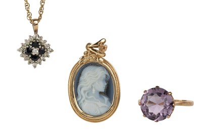 Lot 667 - GROUP OF GOLD JEWELLERY