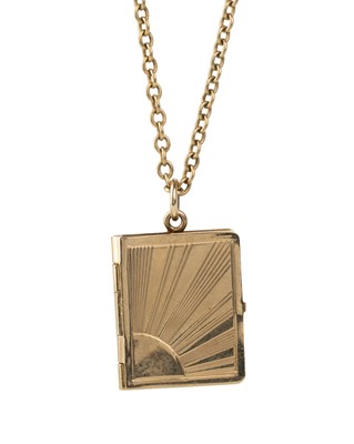 Lot 668 - GOLD LOCKET