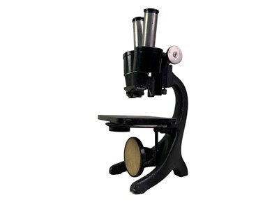 Lot 781 - MICROSCOPE