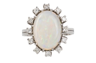 Lot 710 - SUITE OF OPAL JEWELLERY