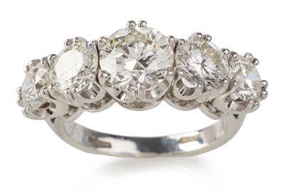 Lot 727 - DIAMOND FIVE STONE RING