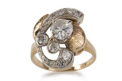 Lot 732 - DIAMOND DRESS RING