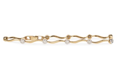 Lot 741 - DIAMOND BRACELET