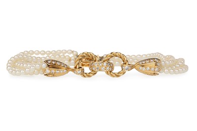Lot 753 - PEARL AND DIAMOND BRACELET