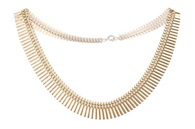 Lot 757 - GOLD FRINGE NECKLACE