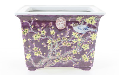 Lot 821 - CHINESE PORCELAIN CACHEPOT