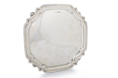 Lot 11 - GEORGE V SILVER SALVER