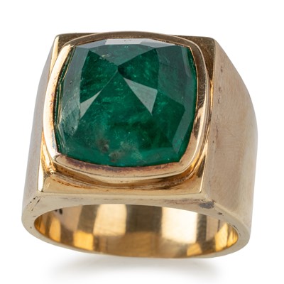Lot 711 - IMPRESSIVE CERTIFICATED EMERALD RING