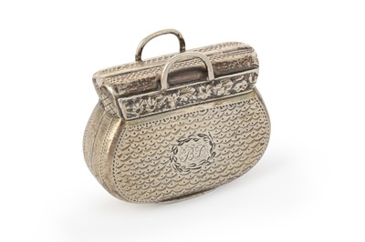 Lot 21 - GEORGE III SILVER VINAIGRETTE