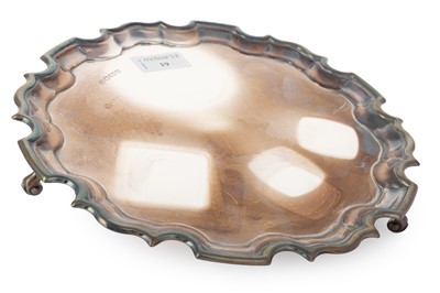 Lot 19 - ELIZABETH II SILVER SALVER