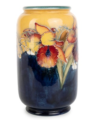 Lot 1172 - MOORCROFT VASE