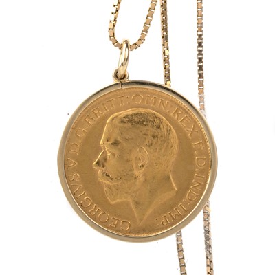 Lot 53 - GEORGE V GOLD SOVEREIGN ON CHAIN