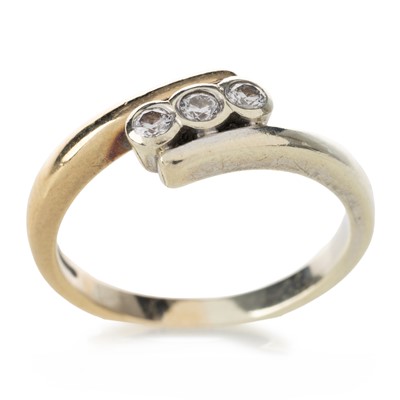 Lot 403 - DIAMOND THREE STONE RING