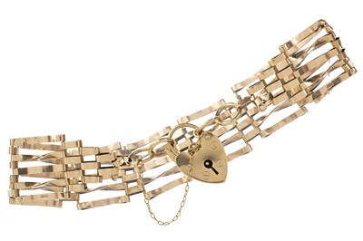 Lot 404 - GOLD GATE BRACELET