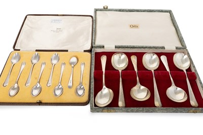 Lot 30 - SET OF SIX ELIZABETH II SILVER SOUP SPOONS