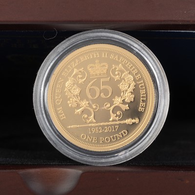 Lot 79 - ELIZABETH II SAPPHIRE JUBILEE GOLD PROOF ONE POUND COIN