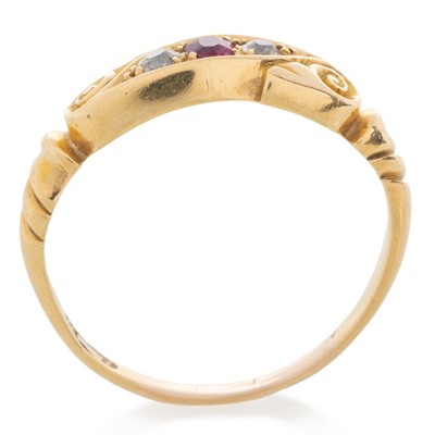 Lot 415 - GOLD DRESS RING