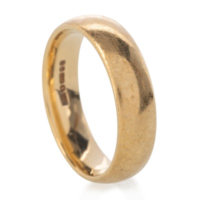 Lot 430 - WEDDING RING