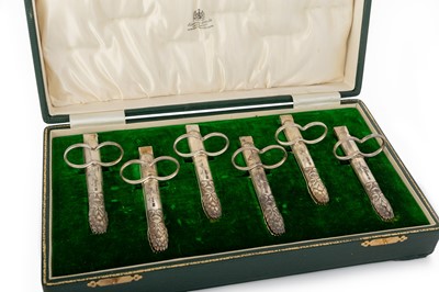 Lot 67 - GROUP OF GEORGE V SIX ASPARAGUS TONGS